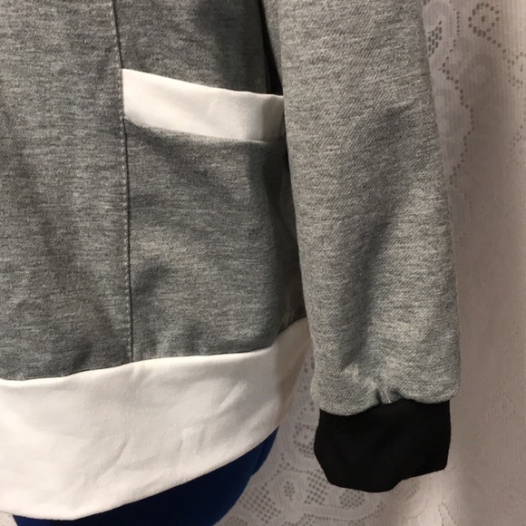 Lightweight Zippered Jacket - Picture 3 of 4